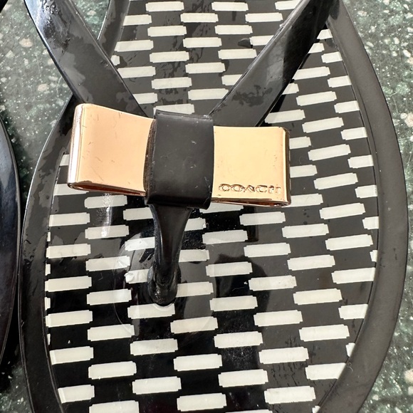 Coach Sz 6 Womens Flip Flops - Picture 2 of 3